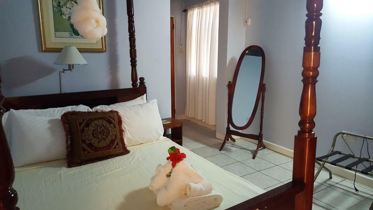 גרנווייל Rainbow Inn מראה חיצוני תמונה