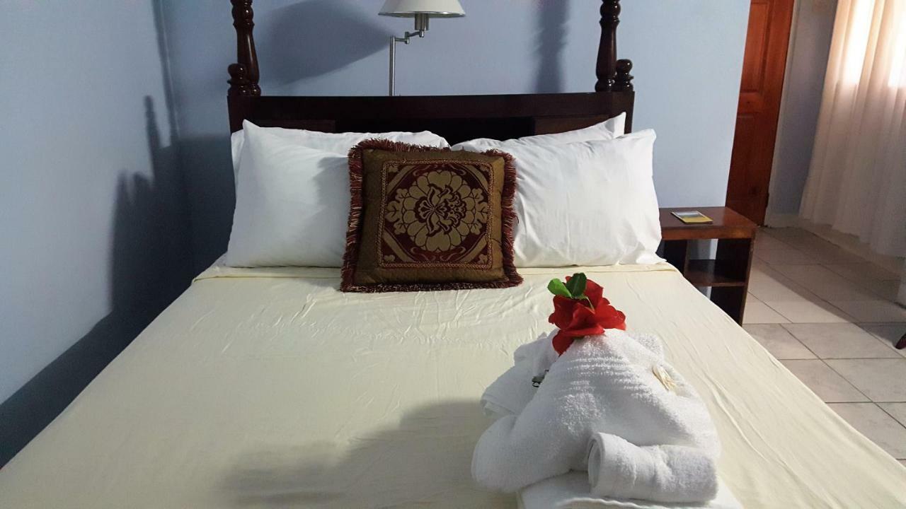 גרנווייל Rainbow Inn מראה חיצוני תמונה