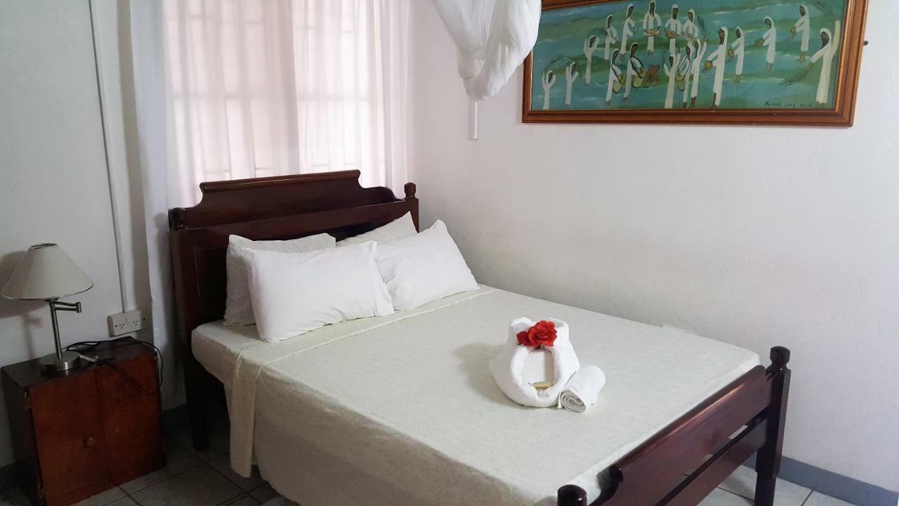 גרנווייל Rainbow Inn חדר תמונה
